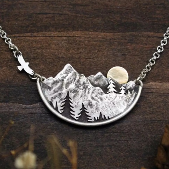 Jewelry - New Boutique Mountain Antique Vintage Silver Tone Pendant Necklace Gift for Her